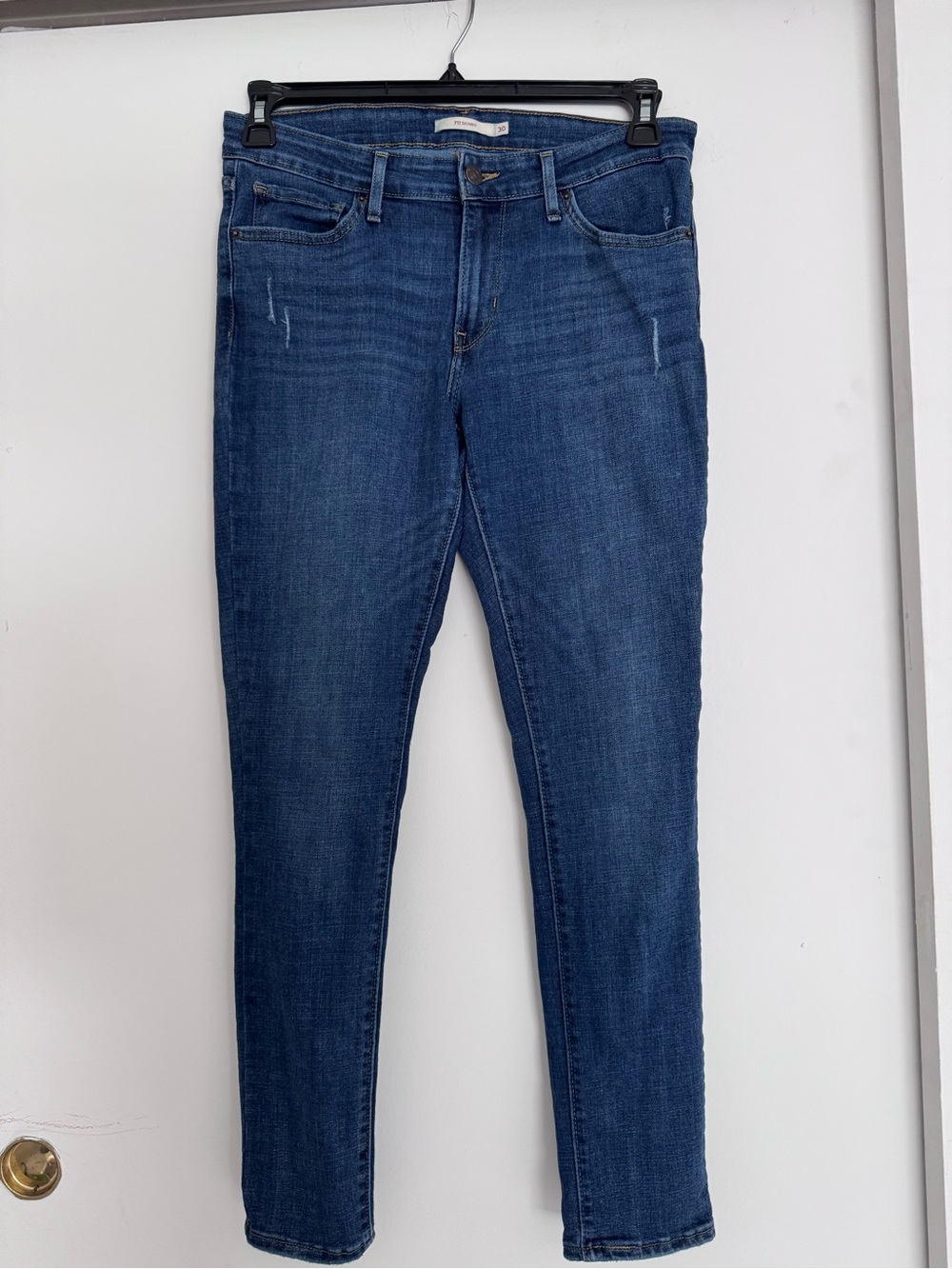 Levi’s 711 Skinny - Classic Women's Dark Blue Slim Jeans